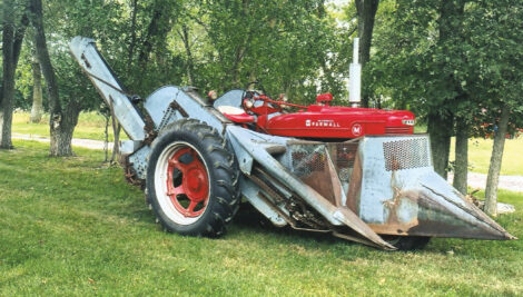 Restoring an International 2M Picker and a Front-Mounted Planter Image